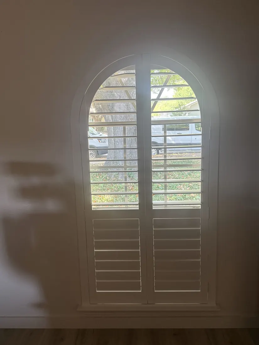 Arched bedroom shutters